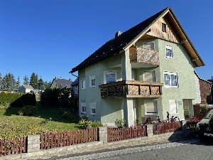 Großes Einfamilienhaus mit Einliegerwohnung und 1.850 m² Grundstück in Birkenhügel
